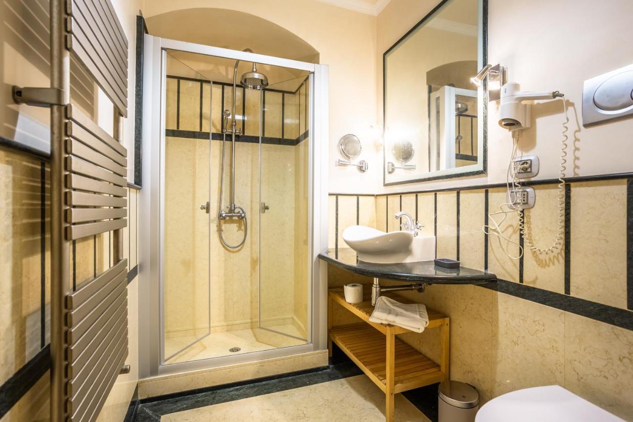 Luxury Inn Opera Рим Екстер'єр фото