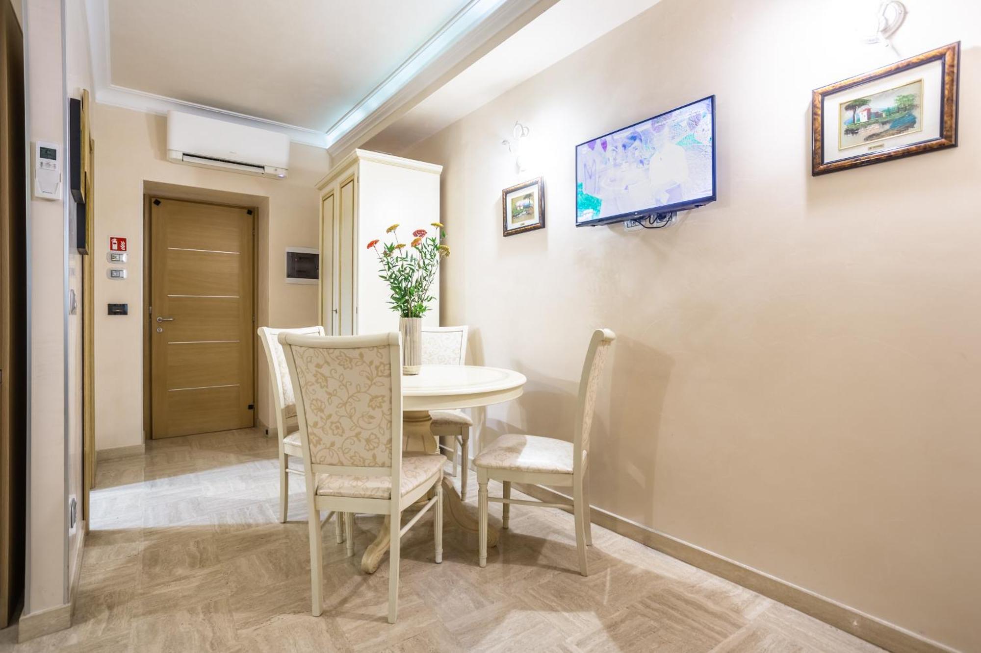 Luxury Inn Opera Рим Екстер'єр фото